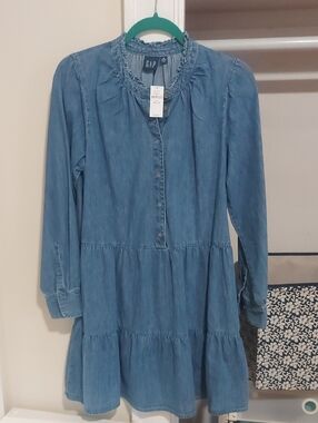 GAP Lightweight Blue Chambray Tiered Dress